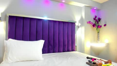 Sara   online show from October 30, 2025, 10:43 pm