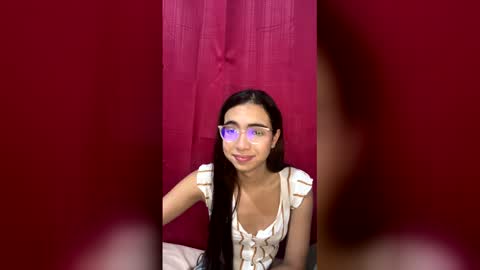 sarasaenz999 online show from April 12, 2026, 3:44 am