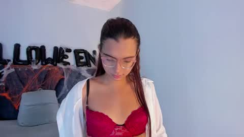 Snapshot of sarasaenz_99 chatting on October 20, 2025, 8:31 pm Sara online show from October 20, 2025, 8:31 pm