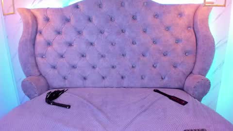   online show from January 25, 2025, 5:30 pm