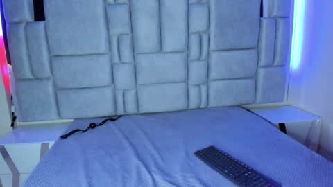   online show from February 6, 2025, 2:37 pm