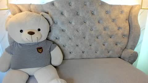   online show from February 12, 2025, 11:40 am