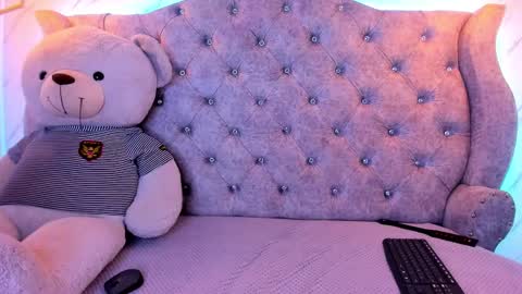   online show from February 12, 2025, 5:48 pm