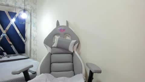   online show from March 8, 2025, 1:57 pm