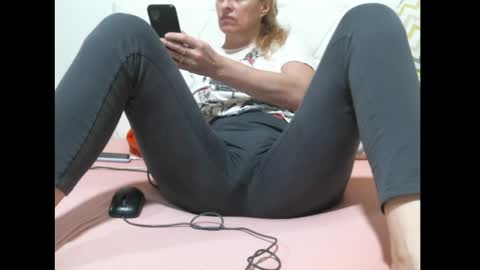 sarasexx33 online show from February 17, 2025, 4:20 am