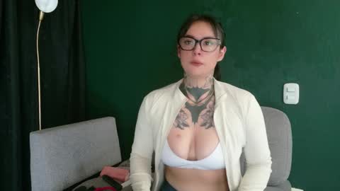 Sara Herrera online show from May 24, 2026, 7:52 pm
