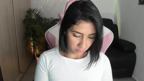 saratukkerr online show from December 3, 2025, 4:09 am