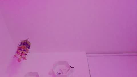 Saray  online show from October 16, 2025, 11:39 pm