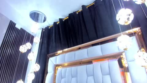 Snapshot of sarayroyse chatting on November 30, 2025, 7:18 pm Saray online show from November 30, 2025, 7:18 pm