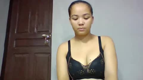sarhon917962 online show from May 12, 2026, 6:54 am