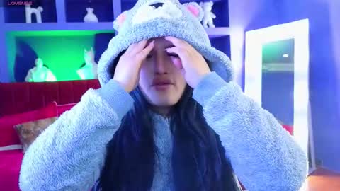 Sari  online show from October 12, 2025, 3:27 am