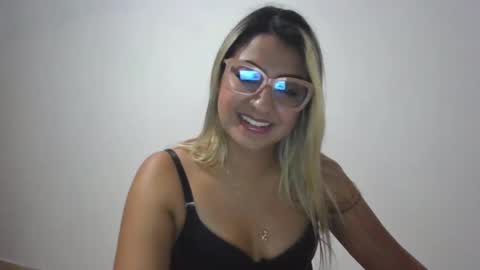 sarissmunera online show from February 23, 2025, 4:07 am