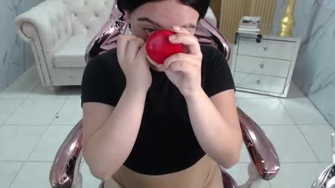 Sara  online show from February 26, 2026, 8:30 pm