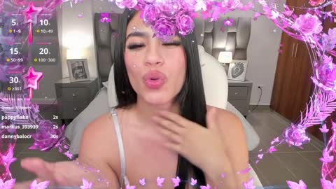 Snapshot of sarita_evanss chatting on December 7, 2024, 5:15 am Saritaaa online show from December 7, 2024, 5:15 am