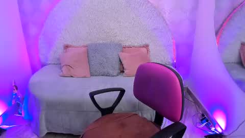 Sara online show from April 14, 2026, 3:56 am