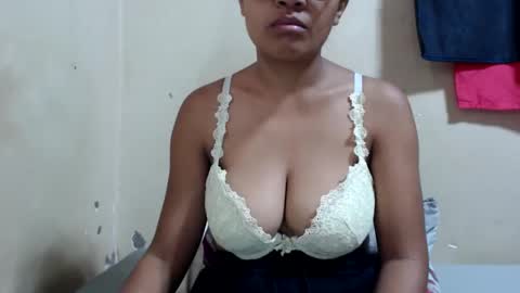 Snapshot of saronette chatting on December 3, 2024, 4:58 am saronette online show from December 3, 2024, 4:58 am