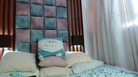 Snapshot of sarra_restrepooo chatting on January 1, 2025, 11:38 am sara online show from January 1, 2025, 11:38 am