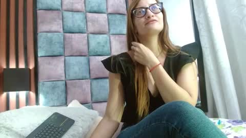 Snapshot of sarra_restrepooo chatting on January 16, 2025, 10:42 am sara online show from January 16, 2025, 10:42 am