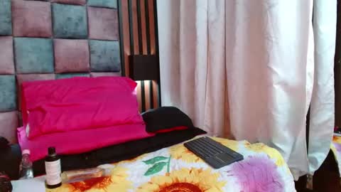 Snapshot of sarra_restrepooo chatting on March 10, 2025, 10:48 am sara online show from March 10, 2025, 10:48 am