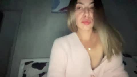 Sarrah online show from October 12, 2025, 8:52 pm