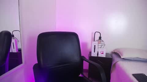 Sasha Brattz online show from September 17, 2025, 9:38 pm