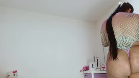 Sasha Creamy online show from May 16, 2026, 4:42 am