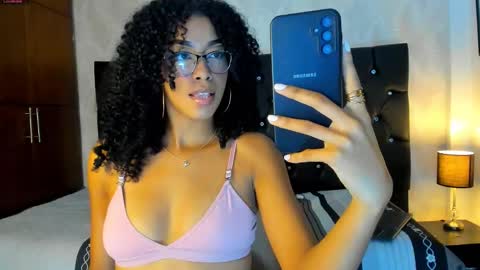 Snapshot of sasha_fox0 chatting on January 12, 2025, 10:01 pm emy online show from January 12, 2025, 10:01 pm
