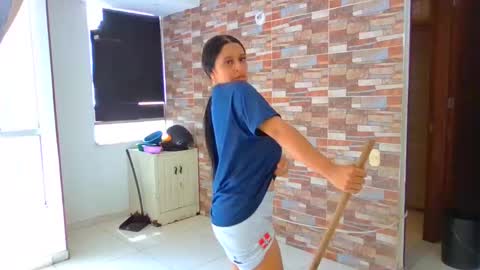 Snapshot of sasha_rose23 chatting on October 15, 2025, 5:35 pm Camila online show from October 15, 2025, 5:35 pm