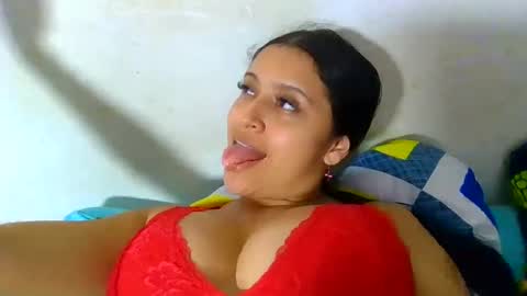 Snapshot of sasha_rose23 chatting on October 24, 2025, 7:54 pm Camila online show from October 24, 2025, 7:54 pm