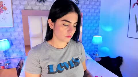 Camila  online show from October 15, 2025, 11:54 am