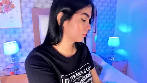 Camila  online show from October 22, 2025, 1:11 pm