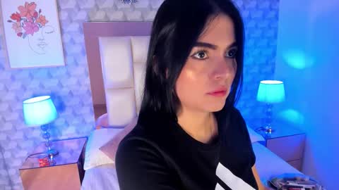 Camila  online show from October 25, 2025, 11:40 am