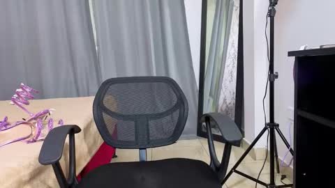 Snapshot of sasha_val chatting on October 31, 2025, 8:10 pm sasha_val online show from October 31, 2025, 8:10 pm