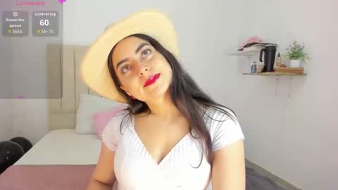 Sashaa online show from September 15, 2025, 12:05 pm