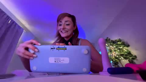 Snapshot of sashaminx6969 chatting on December 28, 2024, 5:23 am Sasha online show from December 28, 2024, 5:23 am
