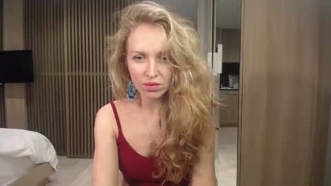 Snapshot of sashasweetsasha chatting on October 25, 2025, 8:03 pm Sasha online show from October 25, 2025, 8:03 pm