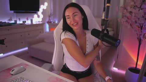 sashawest_official online show from July 21, 2026, 10:56 pm