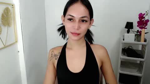 Snapshot of sashifoxdoll_ chatting on December 3, 2025, 9:46 pm Sashi online show from December 3, 2025, 9:46 pm