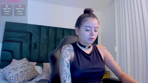 saskiagrendel online show from March 10, 2026, 12:04 am