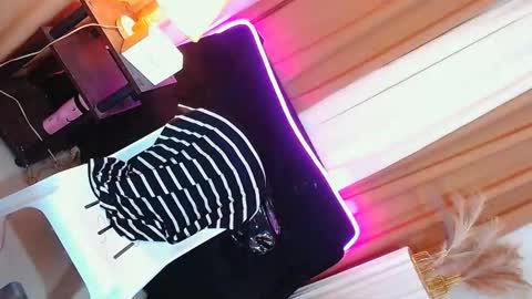 sassa_lilly online show from September 26, 2025, 1:15 pm