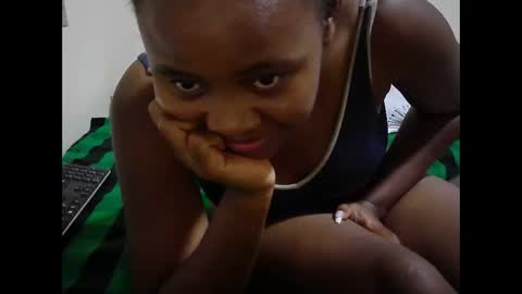 Snapshot of sassy_bella chatting on February 22, 2025, 9:04 pm sassy_bella online show from February 22, 2025, 9:04 pm