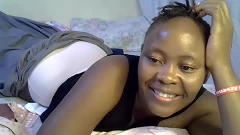 Snapshot of sassy_bella chatting on October 4, 2025, 2:20 am sassy_bella online show from October 4, 2025, 2:20 am