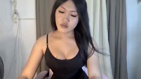 sassy_jenny8 online show from April 15, 2026, 7:26 am