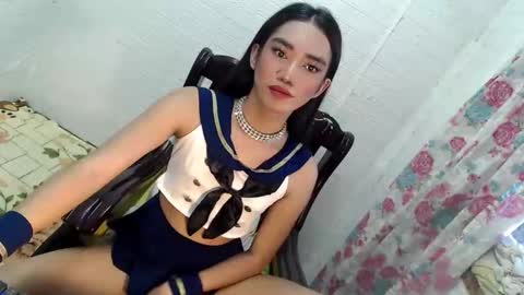 KEYLLA online show from October 16, 2025, 12:00 am