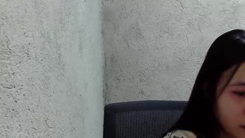 sassygurllll online show from January 5, 2025, 4:06 pm