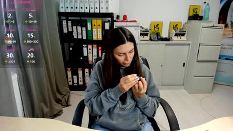 sassytiff online show from October 26, 2025, 1:50 pm