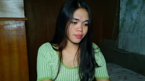 saszzyyumiie online show from June 1, 2026, 11:45 am