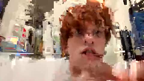 Snapshot of sat1sfaction chatting on December 1, 2025, 8:58 pm Kristof online show from December 1, 2025, 8:58 pm