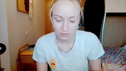 Snapshot of satinqueen90 chatting on December 1, 2025, 8:41 am Satinqueen90 online show from December 1, 2025, 8:41 am