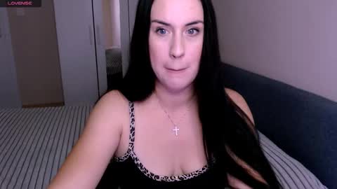 satisfaction__ online show from October 24, 2025, 7:27 am